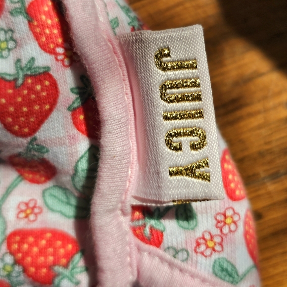 Juicy Couture Strawberry 2 Piece Baby Outfit - Picture 10 of 13
